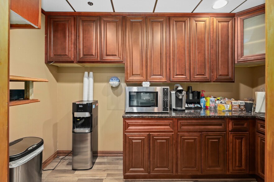 More Photos Of 233 E Bay St, Jacksonville Office For Sale