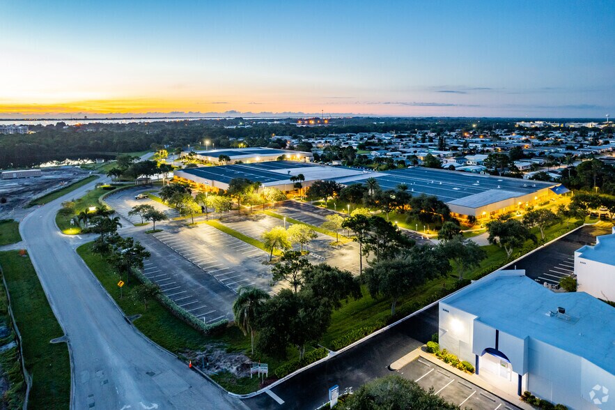 More Photos Of 2330 Commerce Park Dr NE, Palm Bay Office For Lease