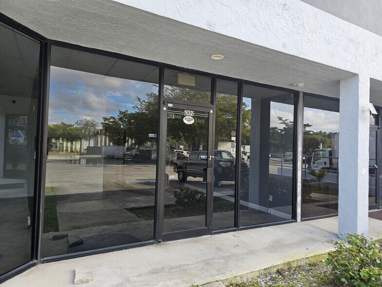 More Photos Of 2001 NW 15th Ave, Pompano Beach Warehouse For Lease