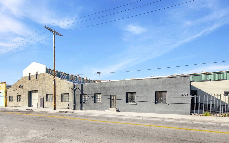 More Photos Of 2049-2053 E 38th St, Vernon Industrial For Sale