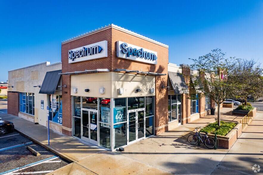 More Photos Of 2300-2470 S Orange Ave, Orlando Unknown For Lease