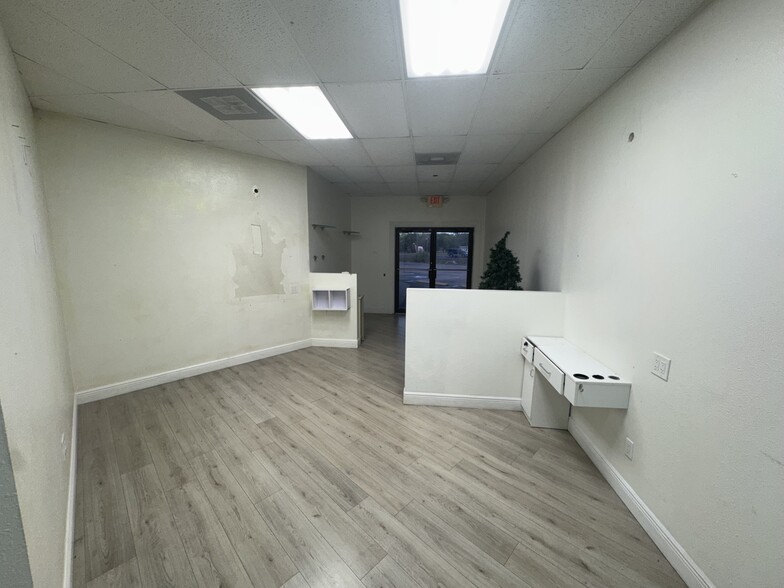 More Photos Of 3280 Commercial Way, Spring Hill Storefront Retail Office For Lease