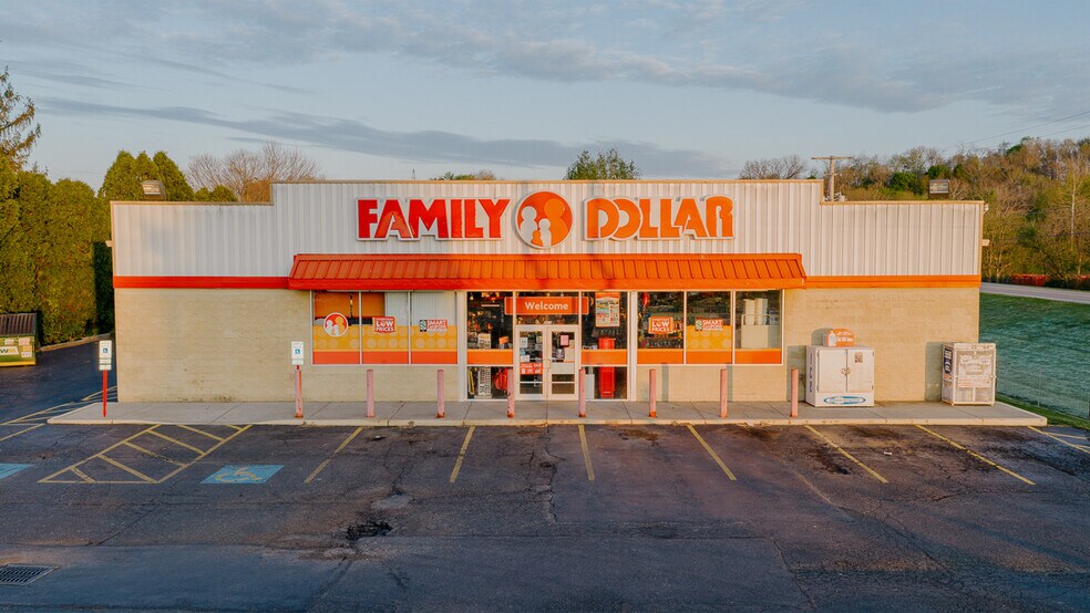 More Photos Of 207 S Carrollton St, Malvern Freestanding For Sale