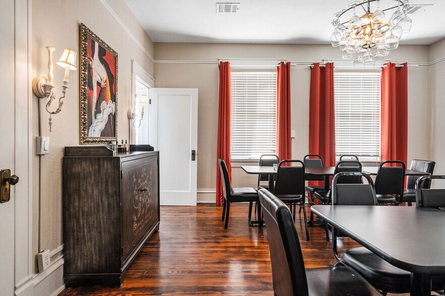 More Photos Of 312 N Central Ave, Cameron Restaurant For Sale
