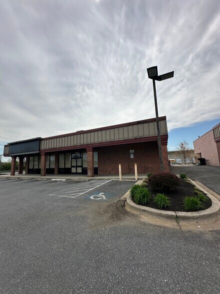More Photos Of 5049-5057 Garrett Ave, Beltsville Freestanding For Lease