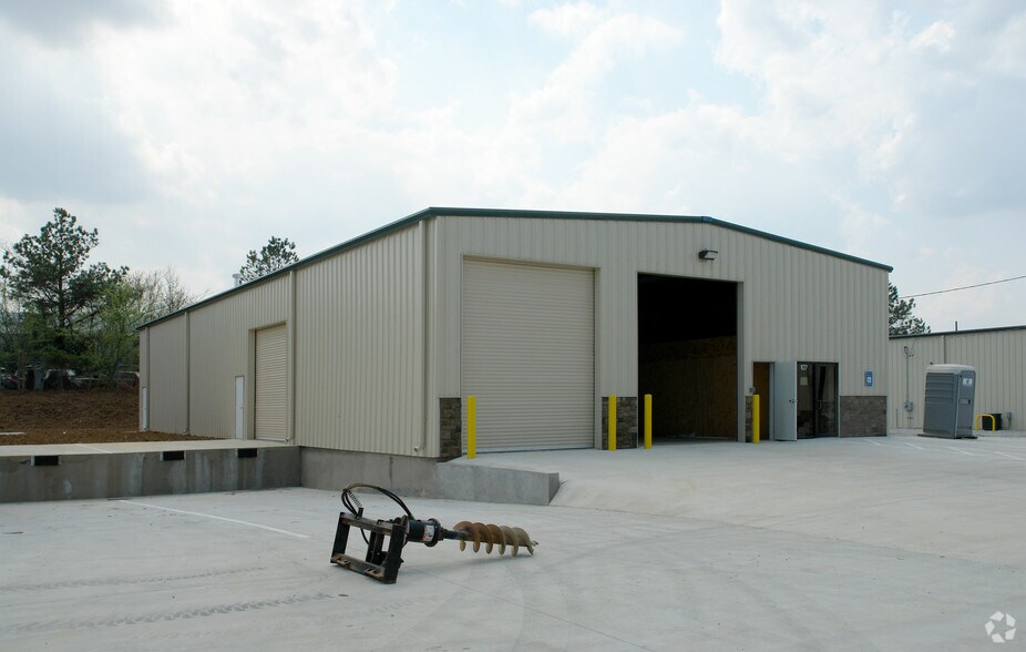 Primary Photo Of 107 N Gate Industrial Dr, Ball Ground Warehouse For Lease