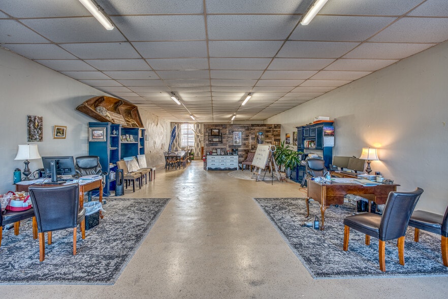 More Photos Of 103 Church St, Jasper Office Residential For Sale