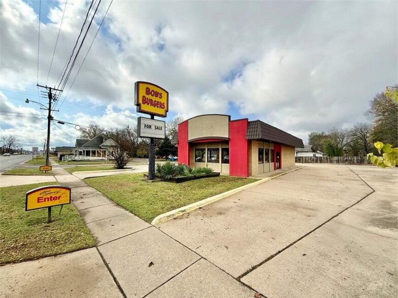 More Photos Of 1103 N Arkansas Ave, Russellville Freestanding For Sale