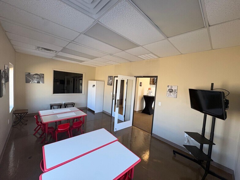 More Photos Of 2800 Global Pky, Midwest City Warehouse For Lease