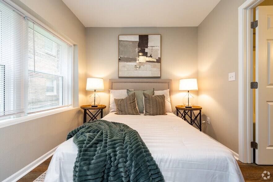 More Photos Of , Kansas City Multifamily For Sale