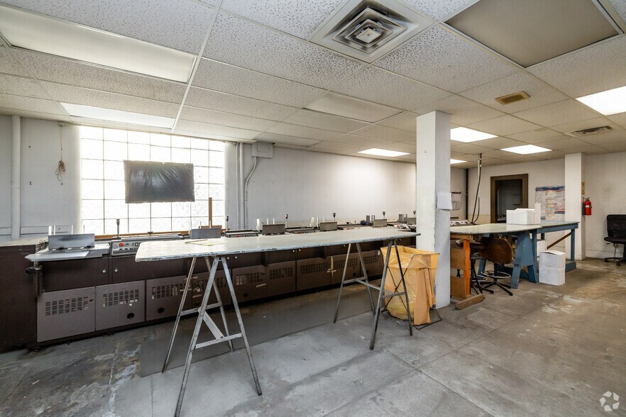 More Photos Of 516 4th St NE, Devils Lake Office For Sale