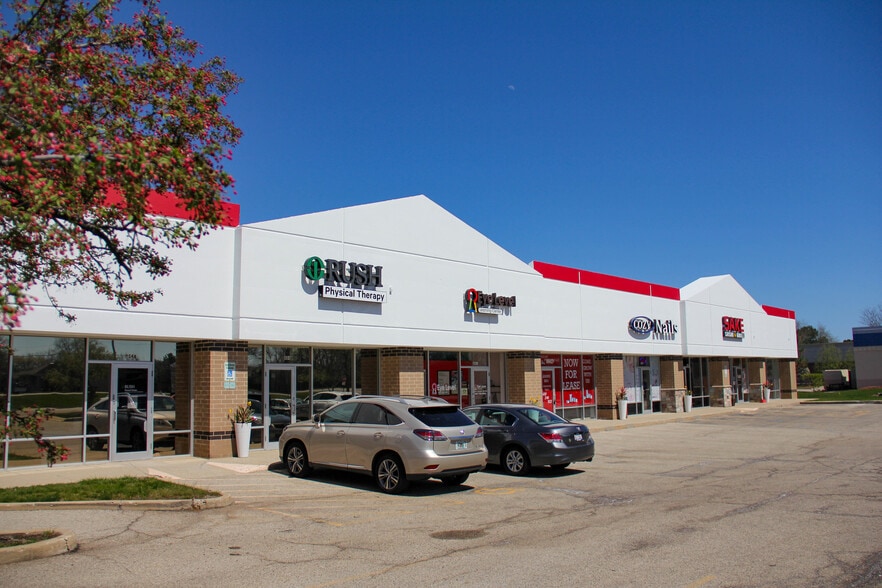 More Photos Of 884 S Rand Rd, Lake Zurich General Retail For Lease