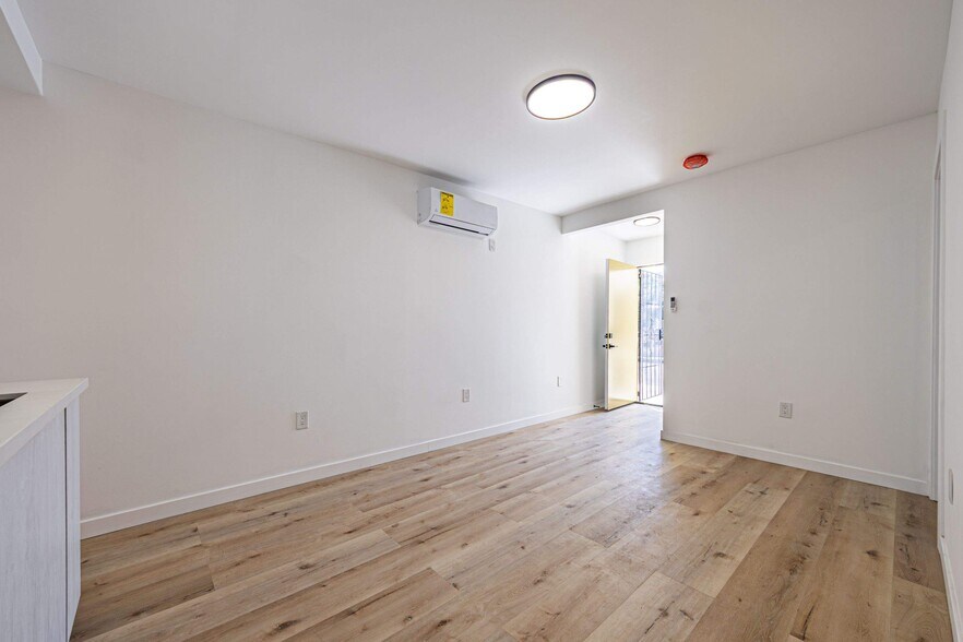 More Photos Of 4626 Wall St, Los Angeles Apartments For Sale