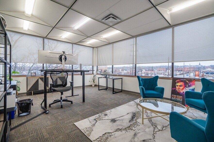 More Photos Of 174 West St, Orillia Office For Sale