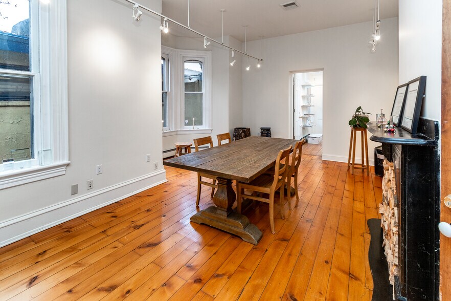 More Photos Of 24 N Main St, Lambertville Office For Sale