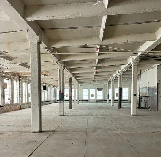 More Photos Of 1445 N 5th St, Milwaukee Warehouse For Lease