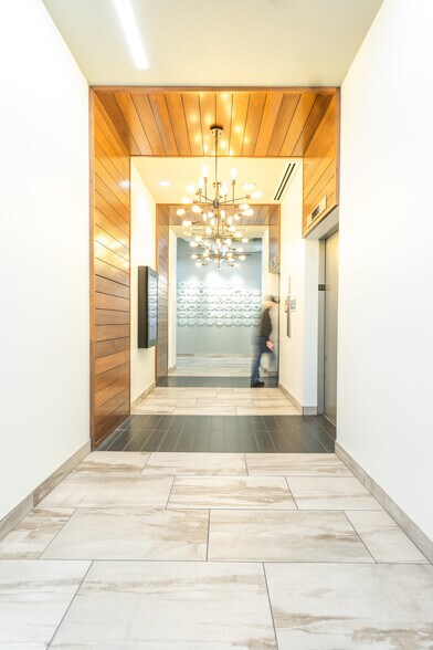 More Photos Of 501 Union St, Nashville Office For Lease