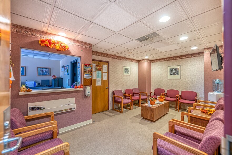 More Photos Of 40 Hurley Ave, Kingston Medical For Sale