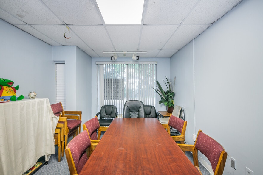 More Photos Of 221 Pauls Dr, Brandon Loft Creative Space For Lease