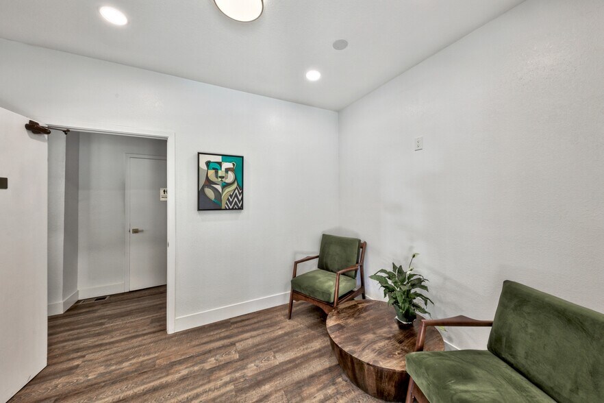 More Photos Of 2229 Barton Ave, South Lake Tahoe Medical For Sale