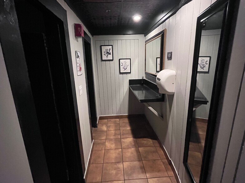 More Photos Of 27-45 Lafayette Sq, Haverhill Office For Lease