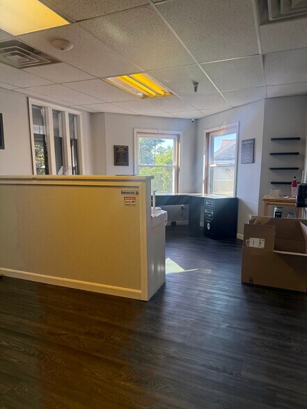 More Photos Of 29 Lafayette Rd, North Hampton Storefront Retail Office For Sale