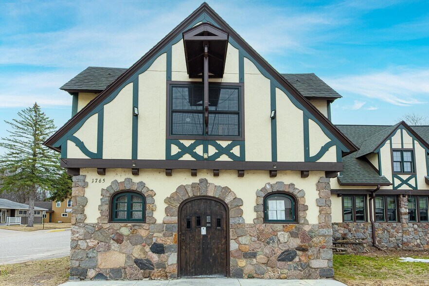 More Photos Of 1765 Superior St, Three Lakes General Retail For Sale