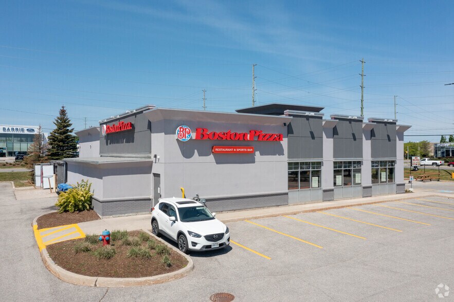 More Photos Of 35 Mapleview Dr W, Barrie Unknown For Lease