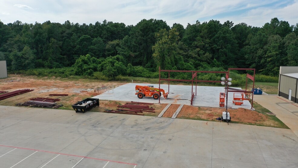 More Photos Of 1905 Longmire Rd, Conroe Unknown For Lease