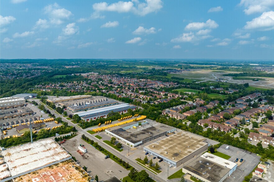 More Photos Of 475 Edward Ave, Richmond Hill Warehouse For Lease