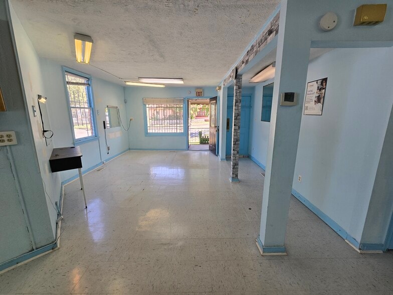 More Photos Of 3026 Meadowbridge Rd, Richmond Freestanding For Lease
