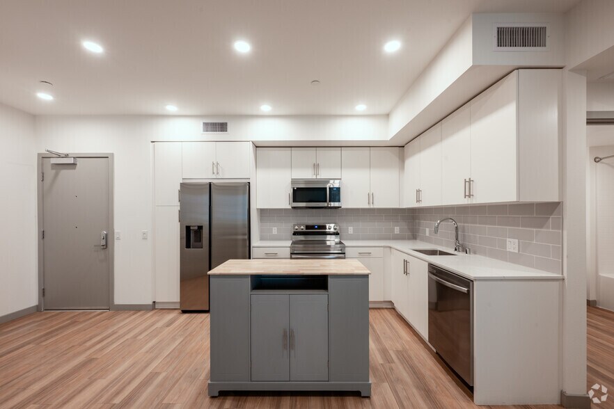 More Photos Of 14817 Foothill Blvd, Fontana Apartments For Lease