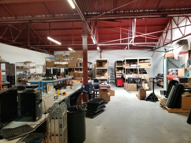 More Photos Of 3235 N San Fernando Rd, Los Angeles Warehouse For Lease