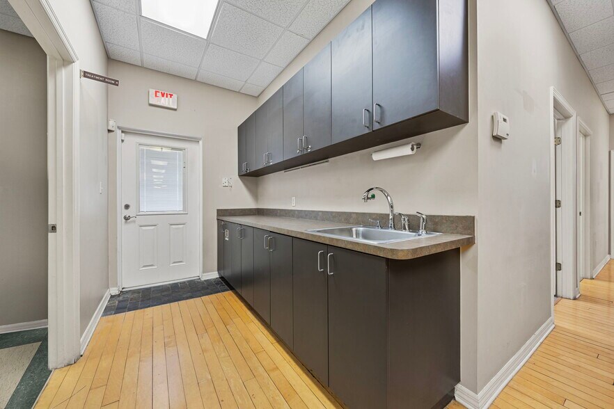 More Photos Of 14522 University Point Pl, Tampa Medical For Sale