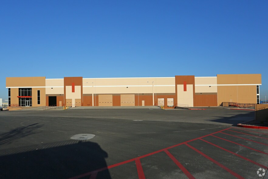 More Photos Of 425 E Buckeye Rd, Phoenix Warehouse For Lease