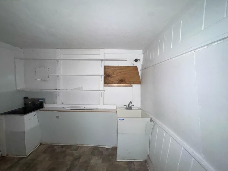 More Photos Of 809 E Alsobrook St, Plant City Flex For Sale