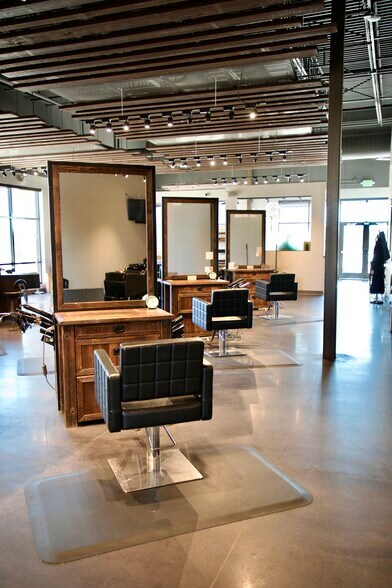 More Photos Of 4860-4874 Thompson Pky, Johnstown Freestanding For Lease