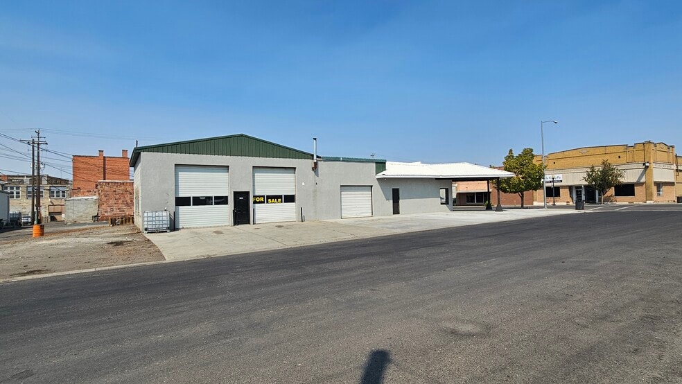 More Photos Of 129 Broadway Ave S, Buhl Auto Repair For Sale