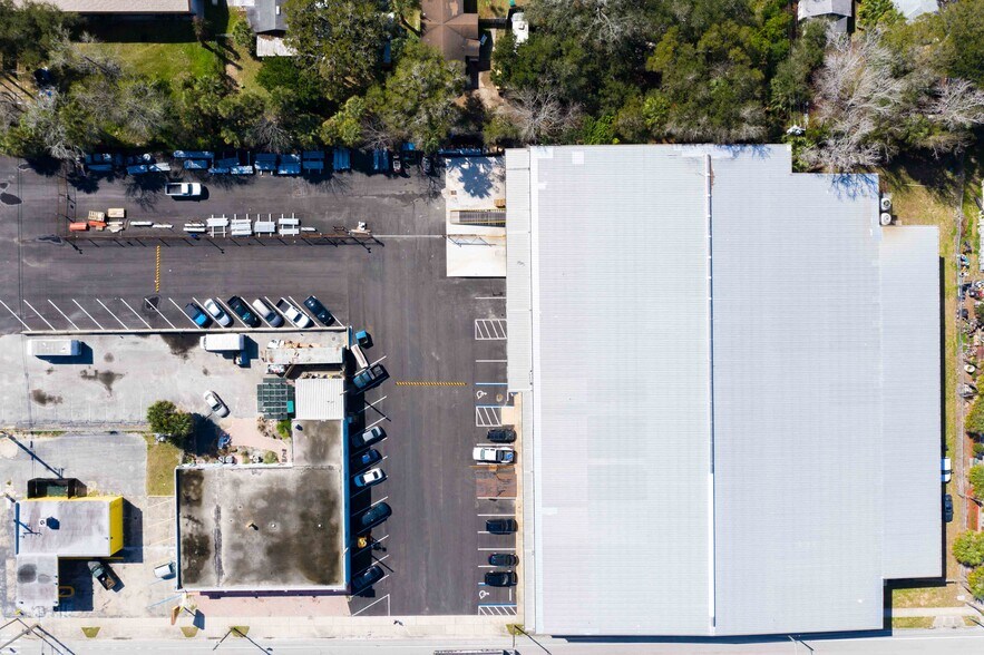 More Photos Of 618 Ridgewood Ave, Holly Hill Warehouse For Lease