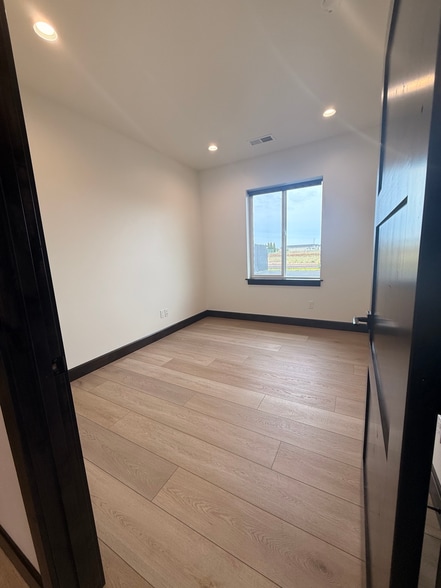 More Photos Of 3092 W Bellanca Ct, Hayden Industrial For Lease
