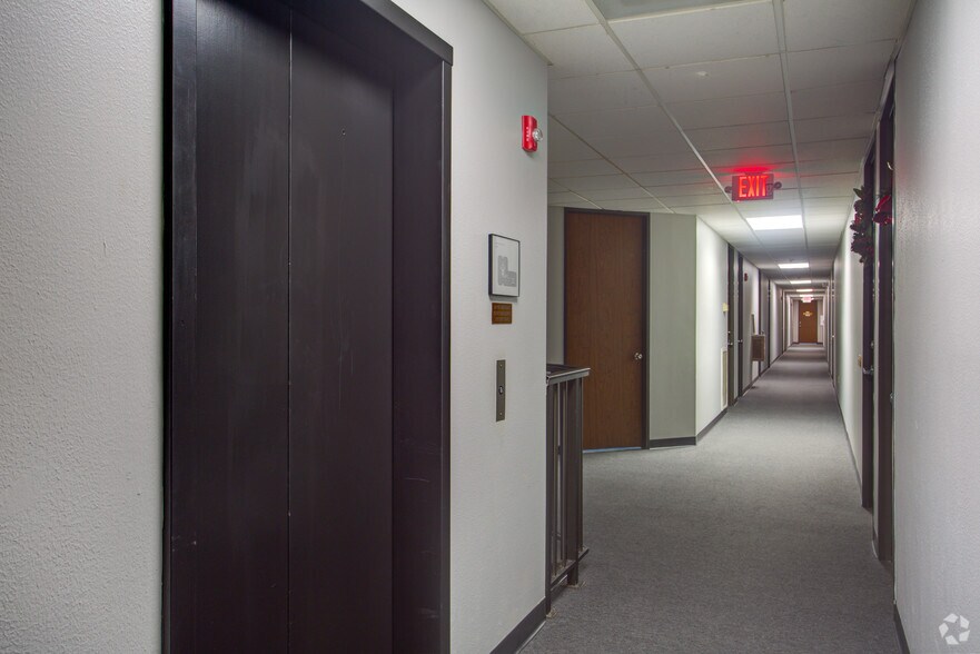 More Photos Of 20501 Katy Fwy, Katy Office For Lease