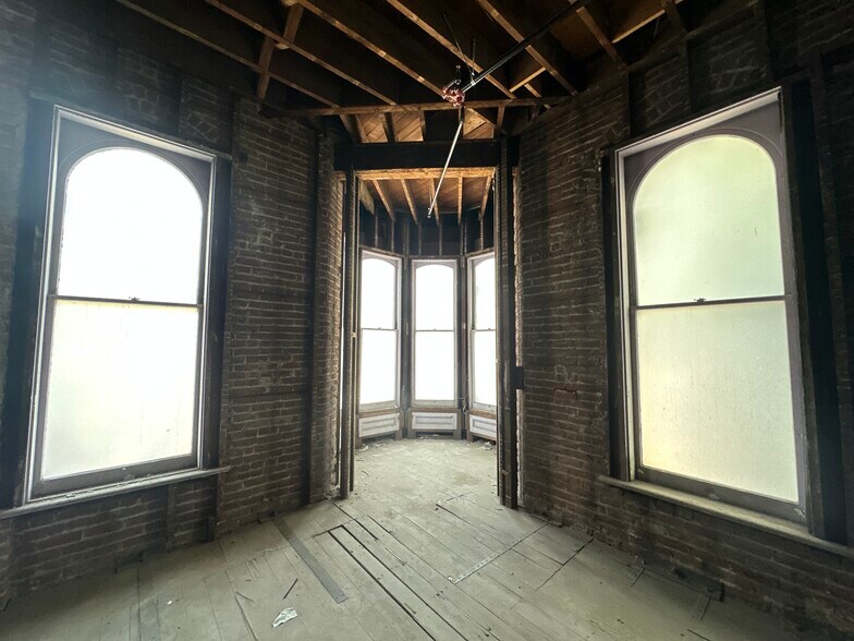 More Photos Of 82-96 E Santa Clara St, San Jose Office For Sale