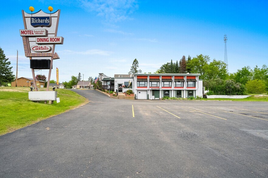 More Photos Of W11466 US Hwy 8, Dunbar Restaurant For Sale