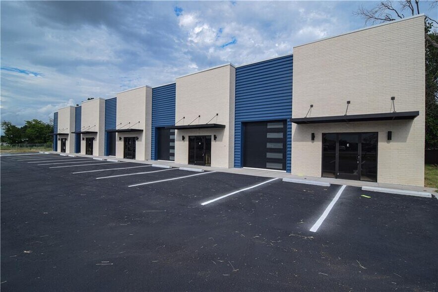 More Photos Of 1005 N Bloomington St, Lowell Storefront Retail Office For Sale