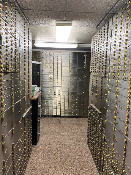 More Photos Of 2000 S Hawthorne Rd, Winston-Salem Bank For Lease