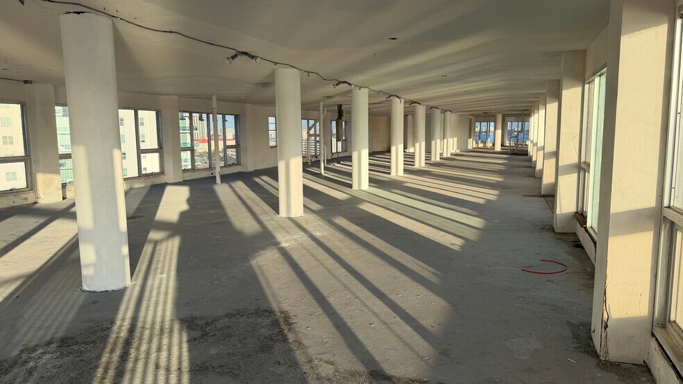 More Photos Of 7904 West Dr, North Bay Village Apartments For Sale