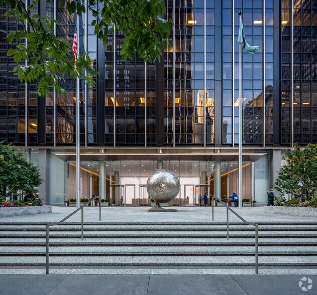 More Photos Of 1345 Avenue of the Americas, New York Office For Sale