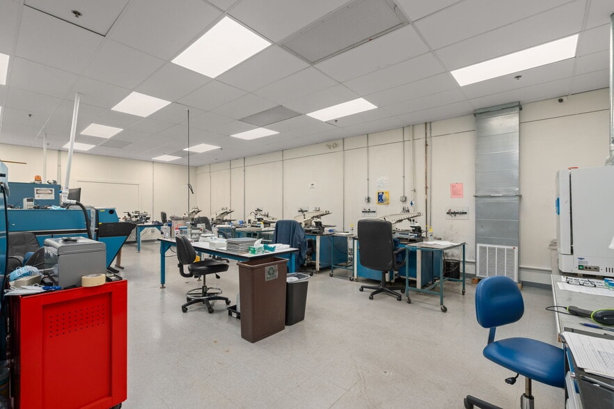 More Photos Of 10 Manor Pky, Salem Research And Development For Sale