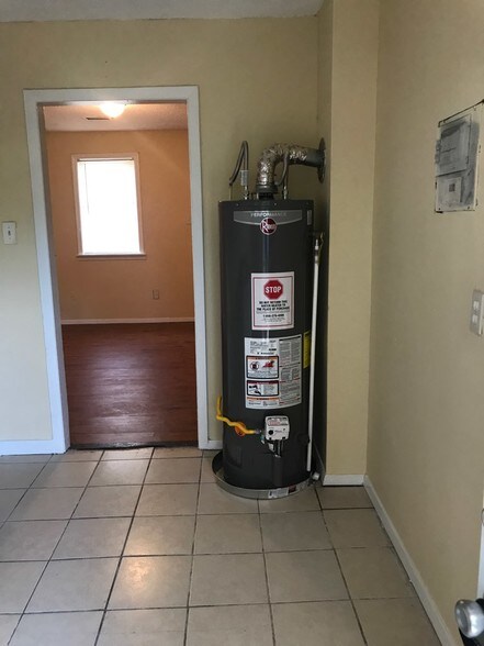 More Photos Of 596 S Danny Thomas Blvd, Memphis Apartments For Sale