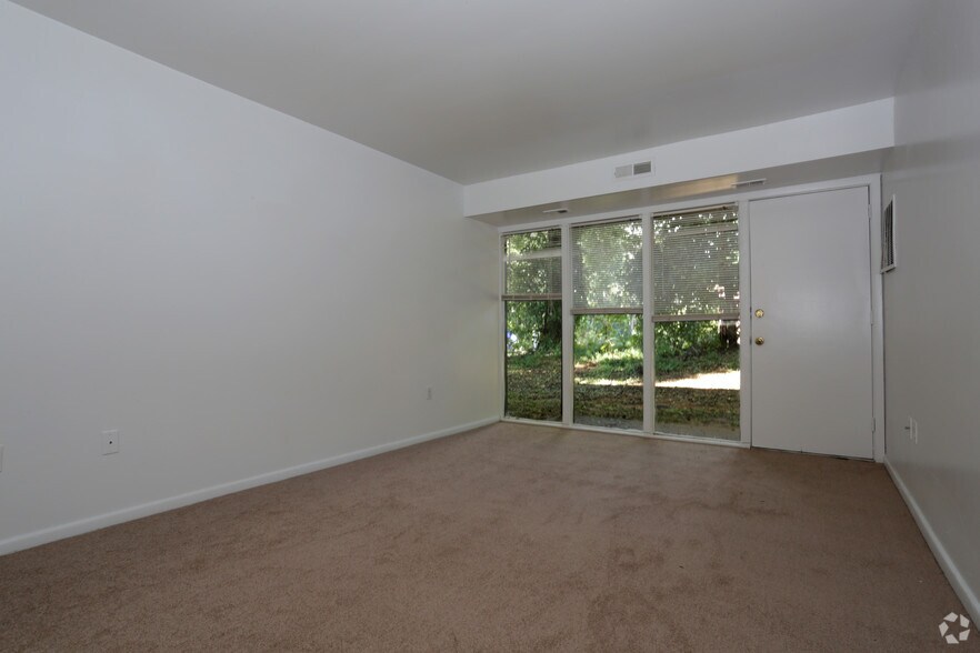 More Photos Of 2075 Langhorne Rd, Lynchburg Apartments For Sale